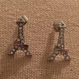 NWOT Claire's Eiffel Tower Stud Earrings 🥐